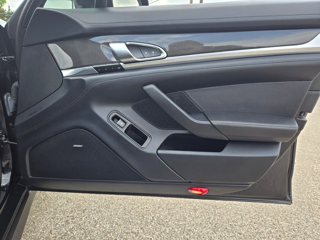 2015 Porsche Panamera GTS photo 7