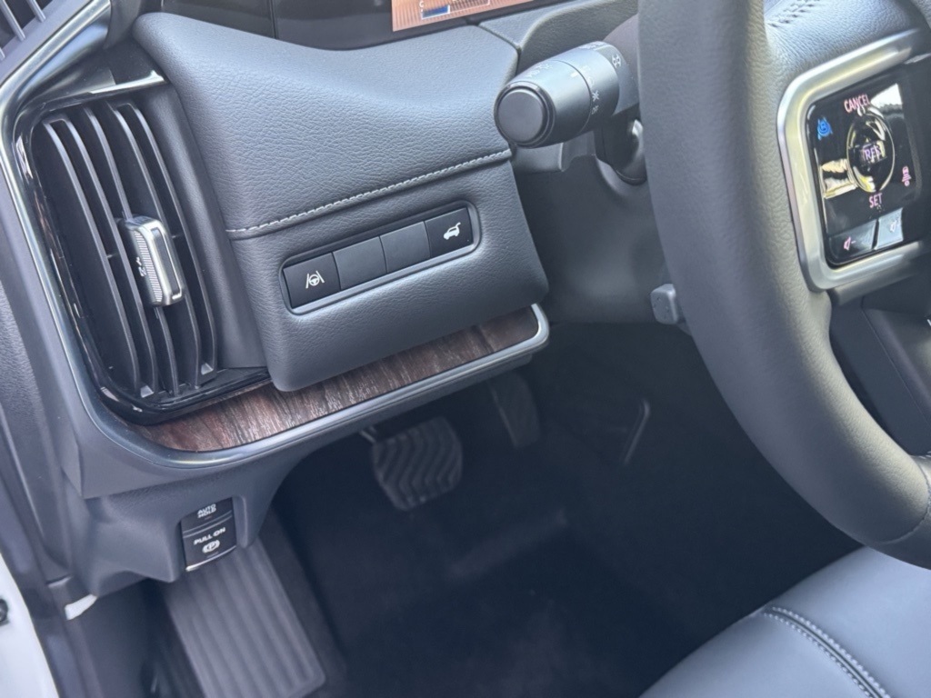 2026 Nissan Armada SL photo 14
