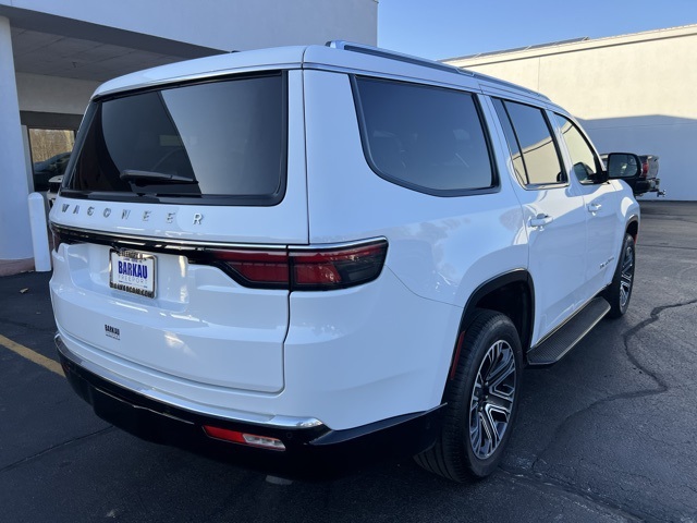 2024 Jeep Wagoneer Base photo 3