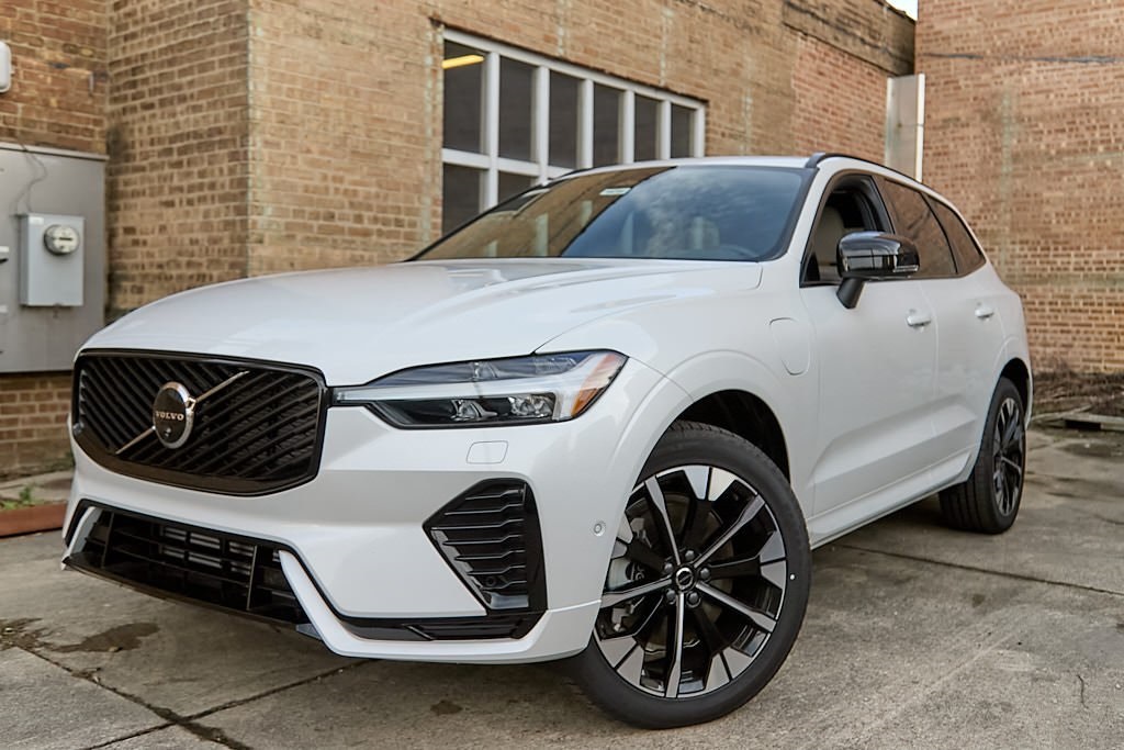 2026 VOLVO XC60 - Image 29