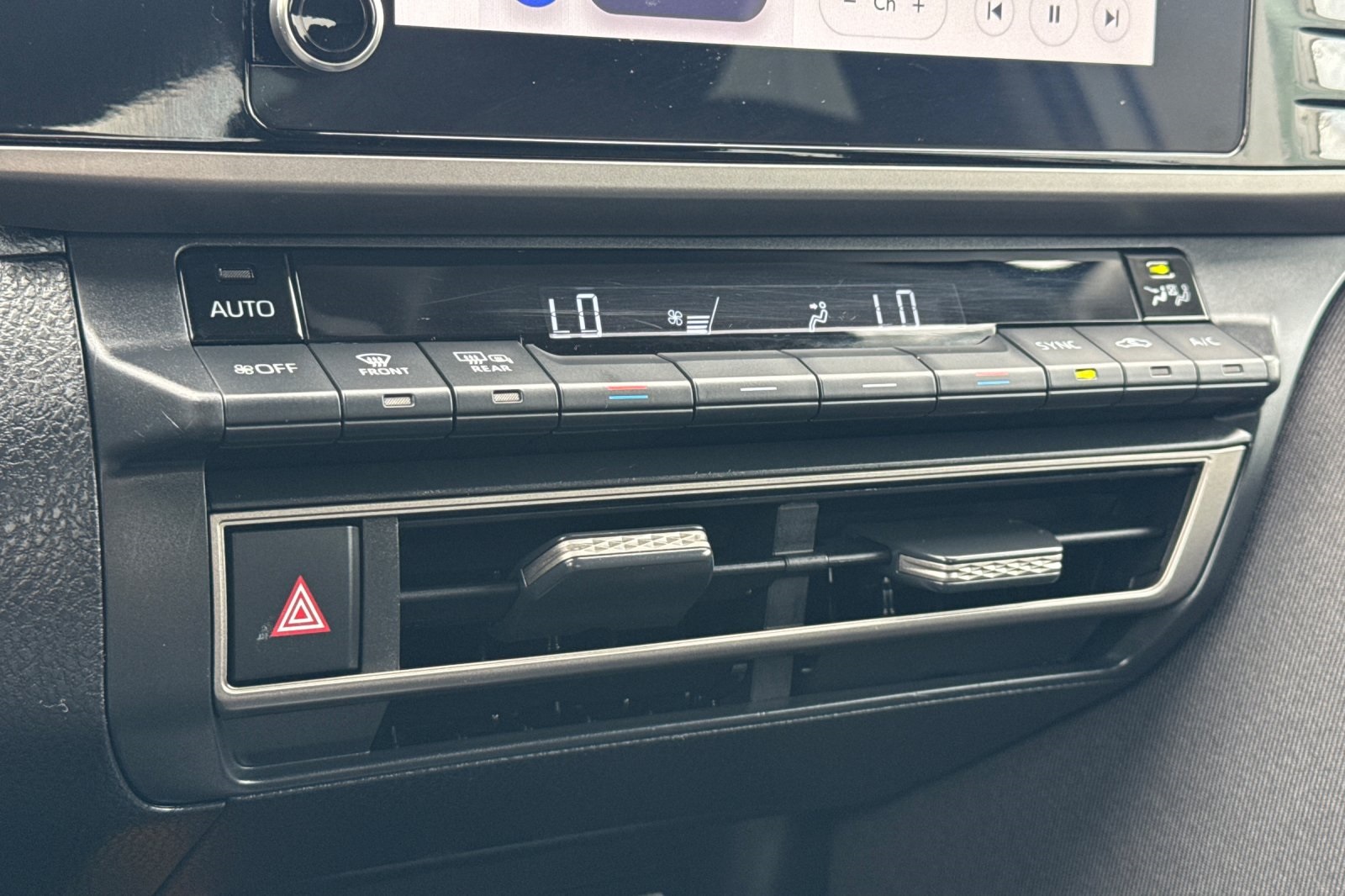 2025 Toyota Camry LE photo 21