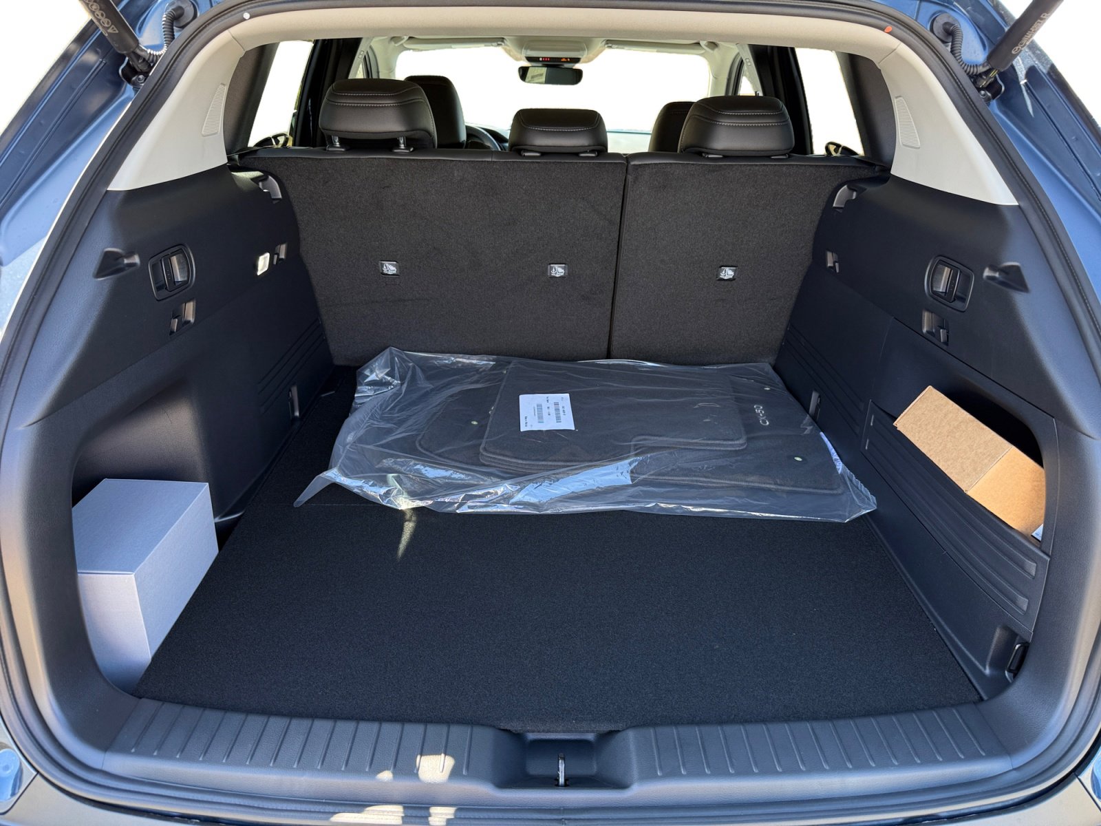 2025 Mazda CX-50 Premium photo 14