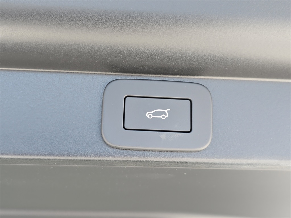 2025 Land Rover Range Rover SE photo 12