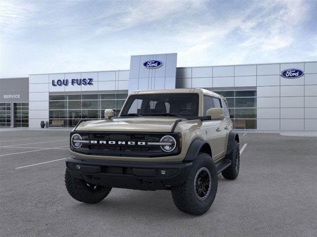 2025 Ford Bronco Outer Banks photo 2