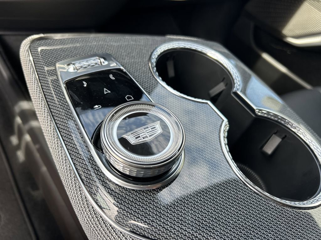 2025 Cadillac Optiq Luxury photo 23