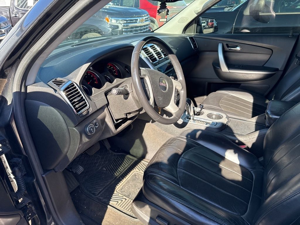 2010 Gmc Acadia photo 2