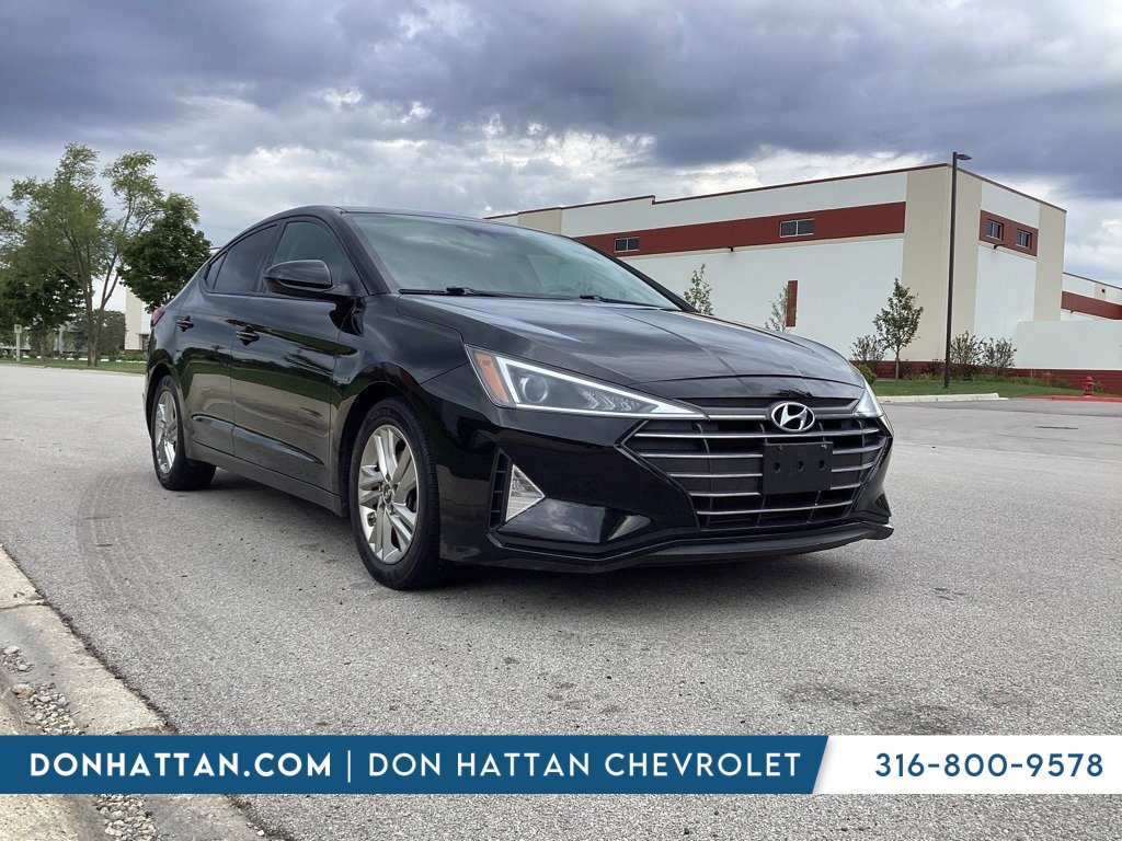 2019 Hyundai Elantra SEL photo 5