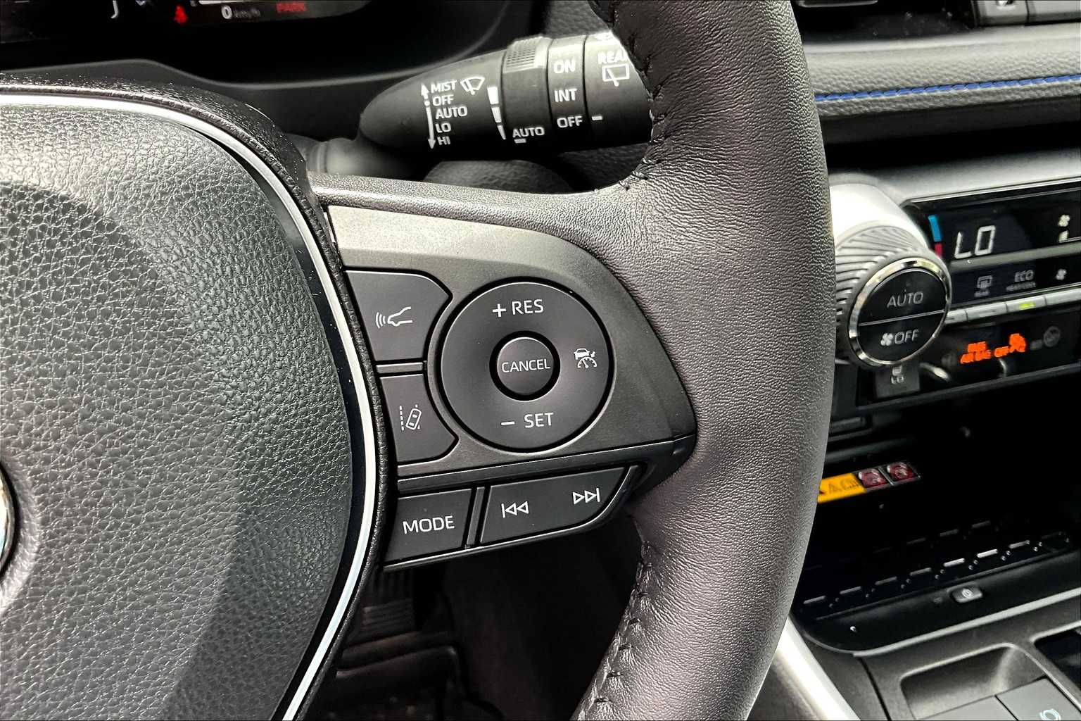 2023 Toyota RAV4 Hybrid XSE photo 22