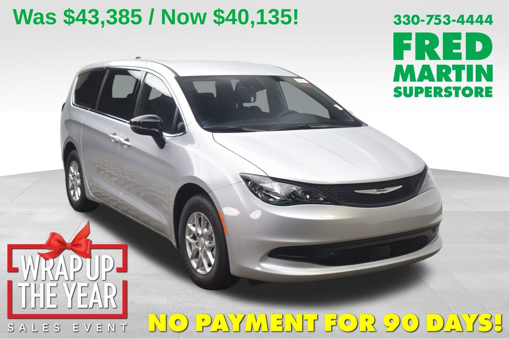 2026 Chrysler Voyager LX's photo