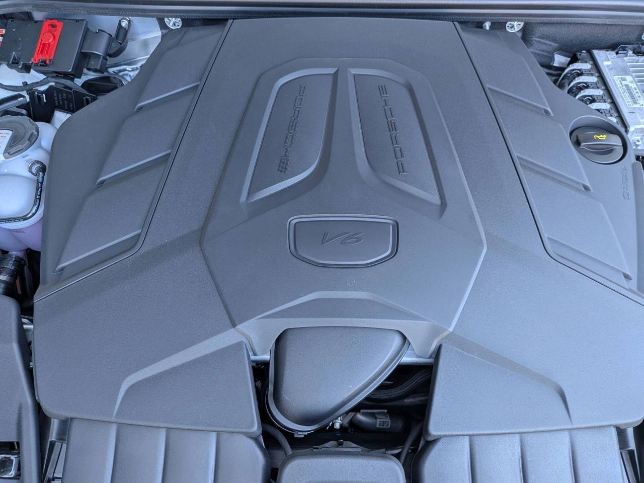 2026 Porsche Cayenne Base photo 22