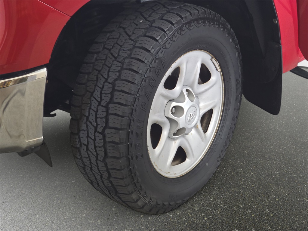 2016 Toyota Tundra SR5 photo 32
