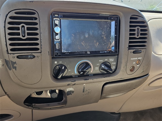 1998 Ford F-150 Lariat photo 16
