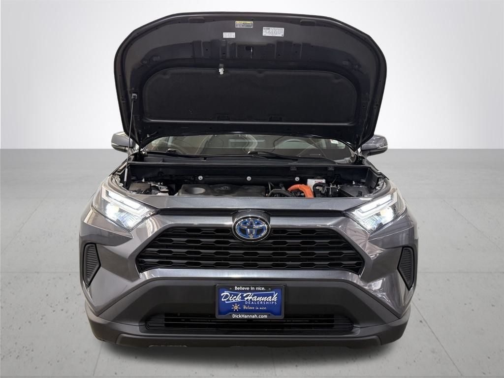 2024 Toyota RAV4 Hybrid LE photo 4