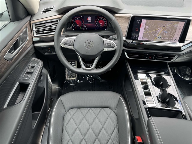 2025 Volkswagen Atlas SEL Premium R-Line photo 2