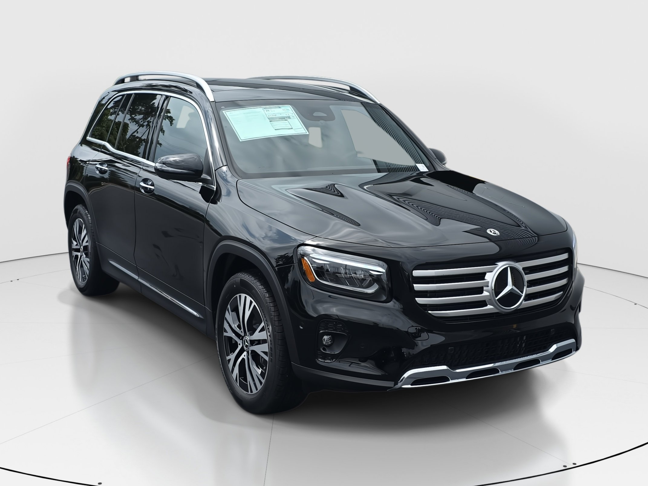 2026 Mercedes Benz GLB 250 photo 2