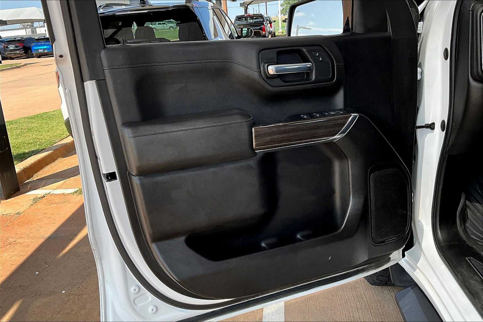 2022 Chevrolet Silverado 1500 RST photo 17