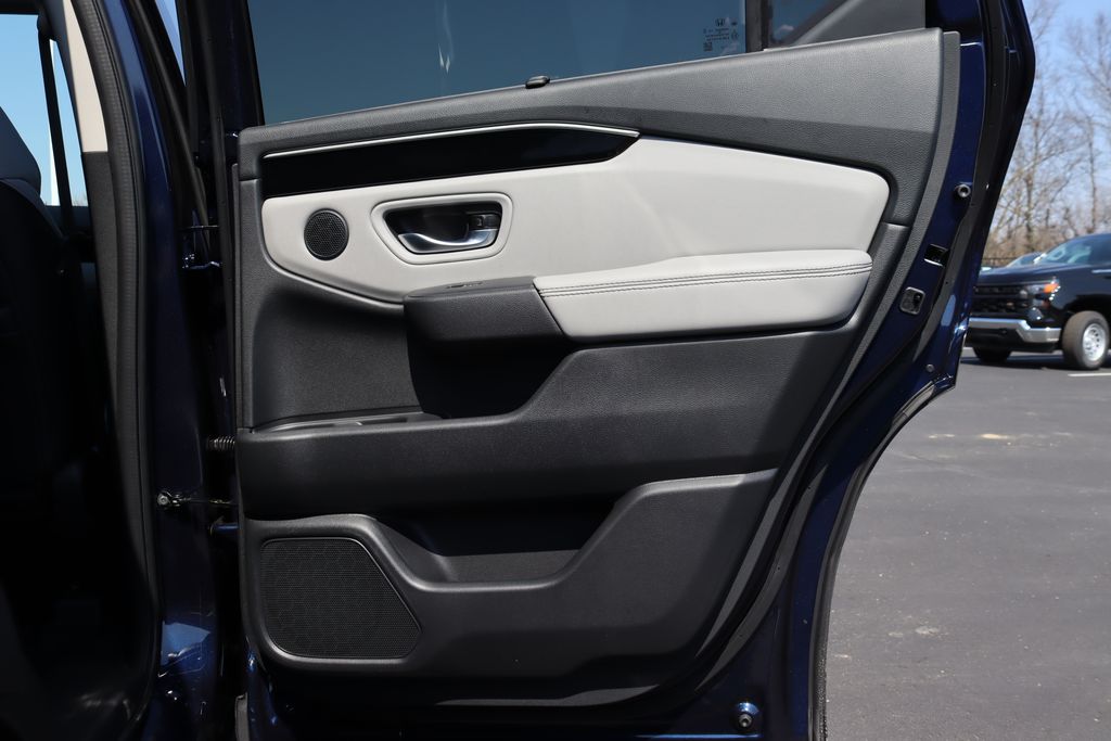 2025 Honda Pilot Touring photo 14