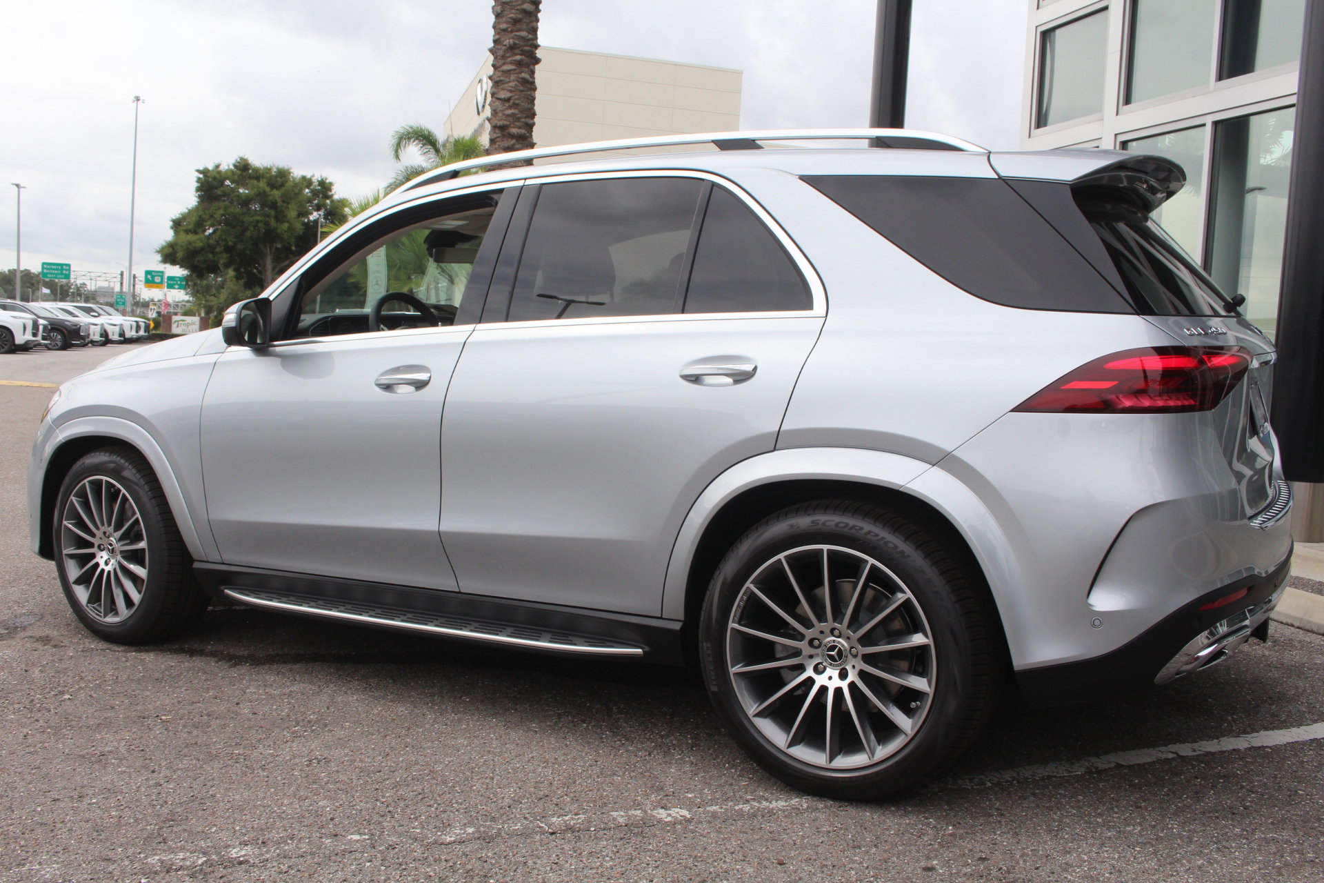 2026 Mercedes Benz GLE 450 4MATIC photo 3