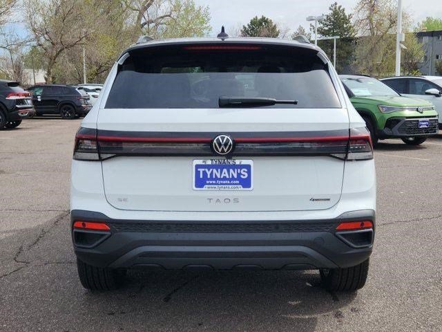 2025 Volkswagen Taos SE photo 3