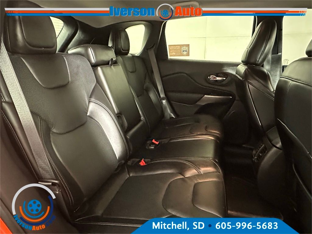 2021 Jeep Cherokee Latitude Lux photo 25