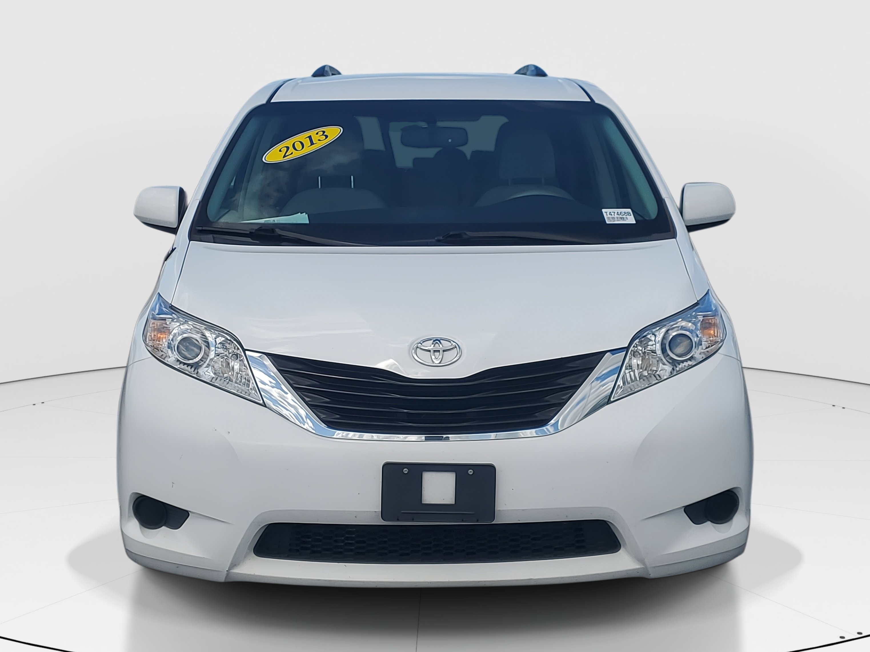 2013 Toyota Sienna LE photo 3