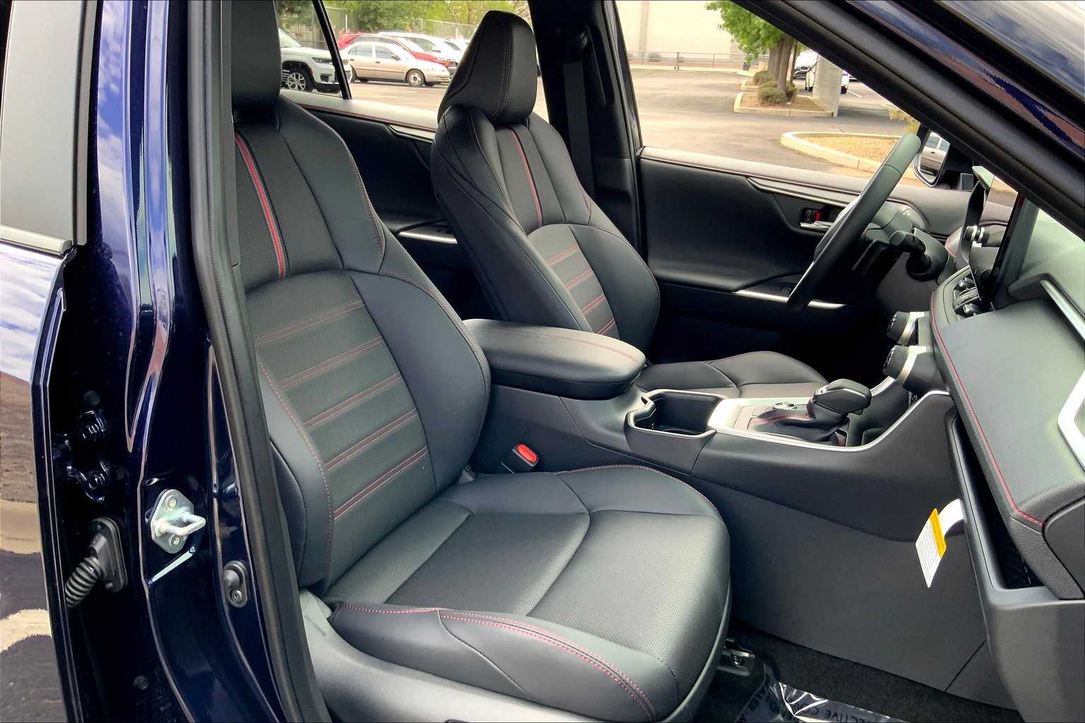 2025 Toyota RAV4 Prime XSE Premium photo 4