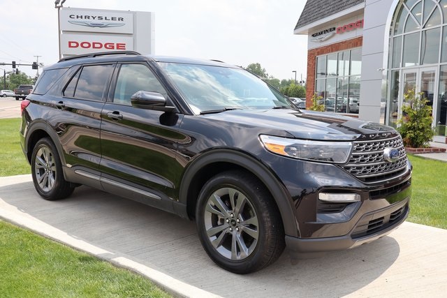 2022 Ford Explorer XLT photo 2