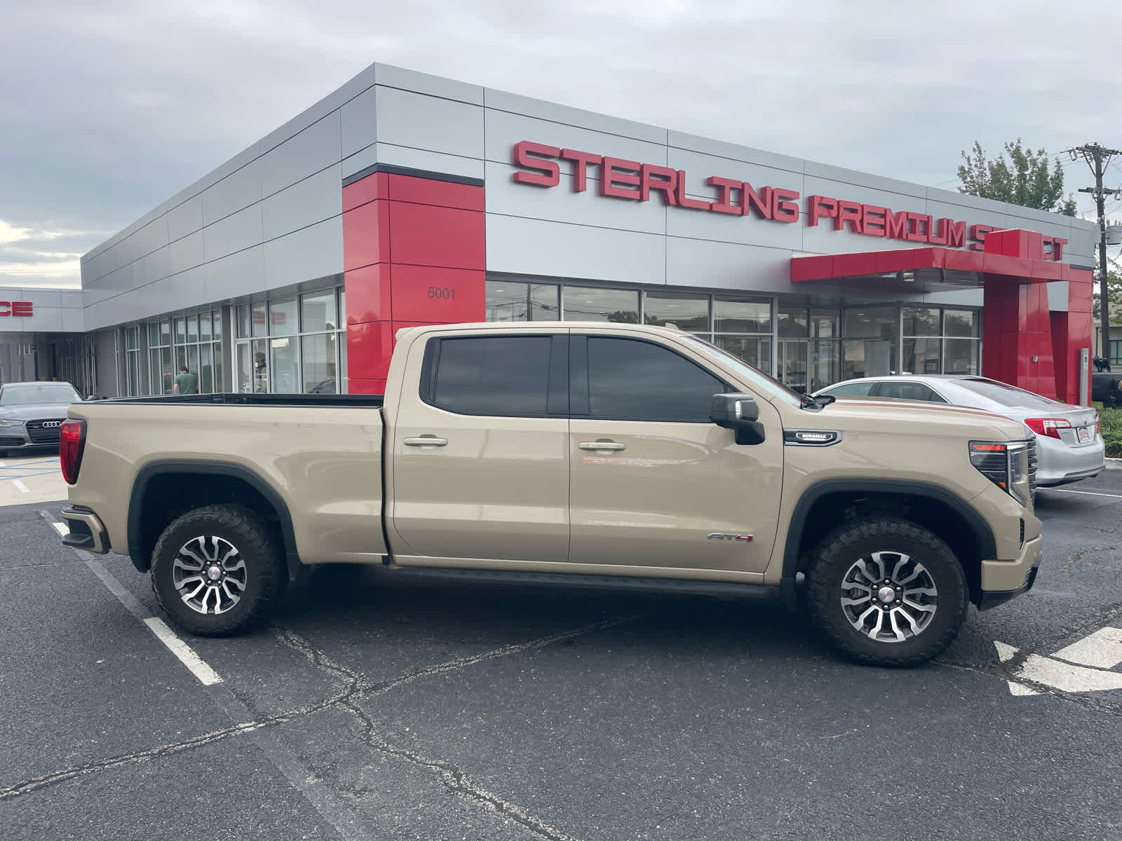2023 GMC Sierra 1500 AT4's photo