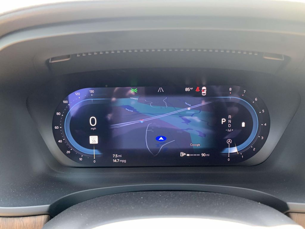 2025 Volvo S90 photo 7