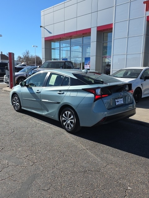 2022 Toyota Prius LE AWD-e photo 3