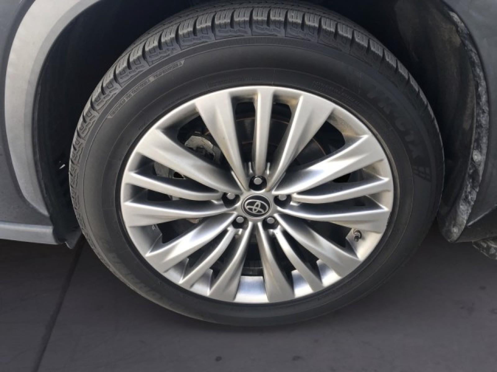2022 Toyota Highlander Platinum photo 13