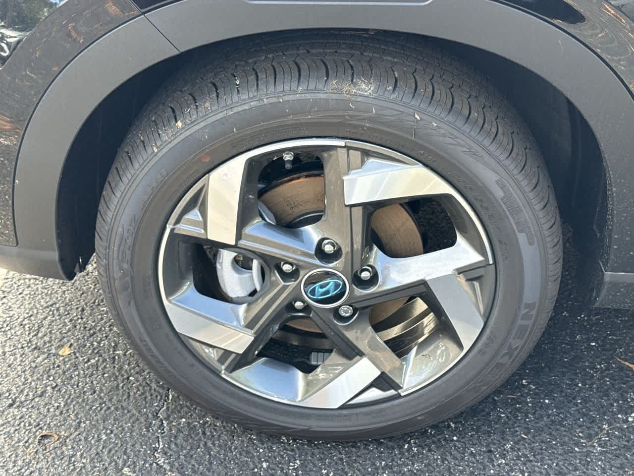 2025 Hyundai Venue SEL photo 10