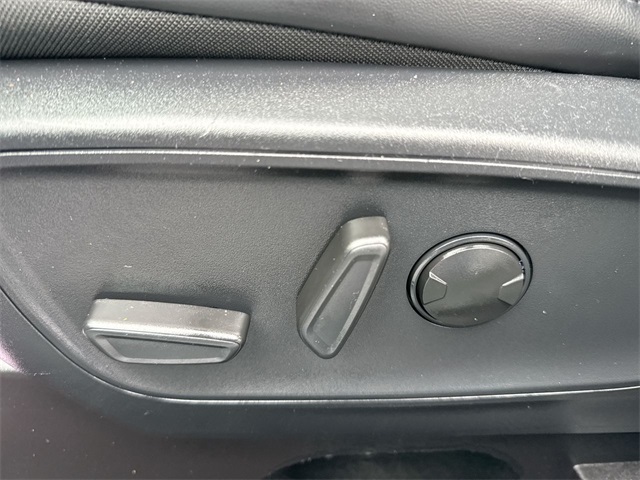 2025 Ford Escape ST-Line photo 4