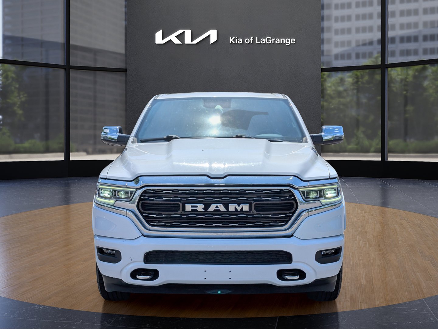 2023 Ram 1500 Limited photo 2