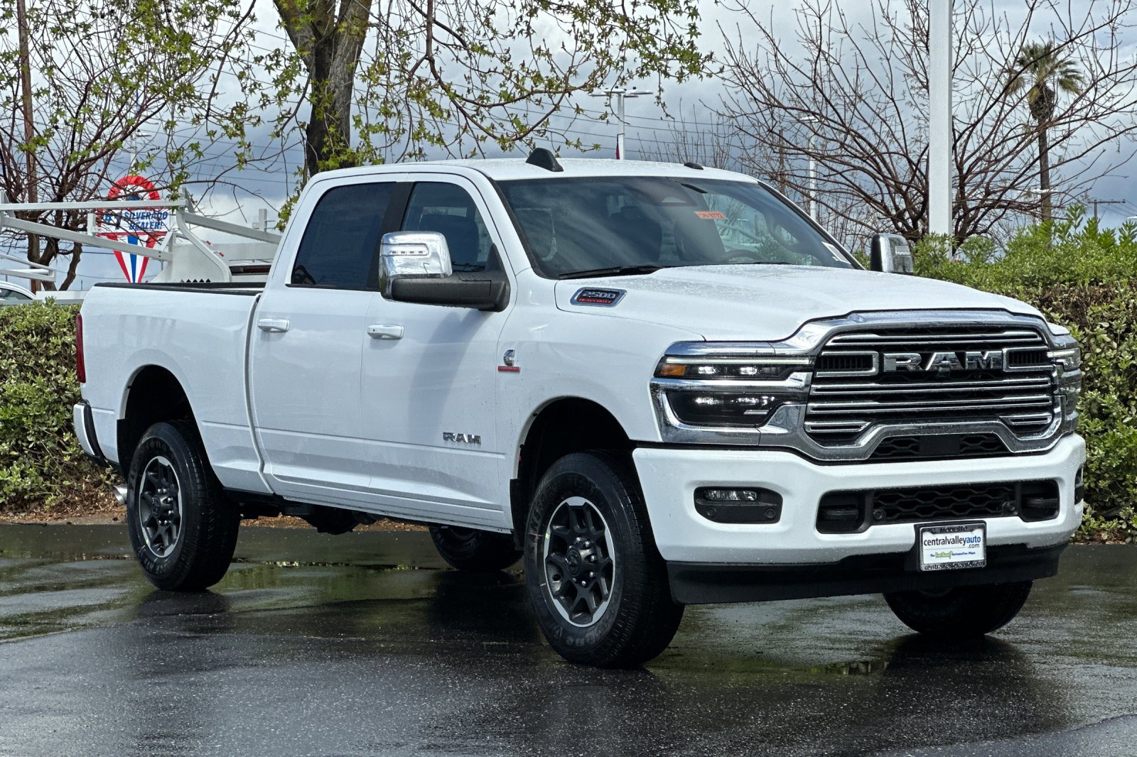 2025 Ram 2500 Laramie photo 2