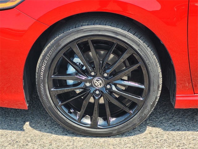 2024 Toyota Camry Hybrid XSE photo 11