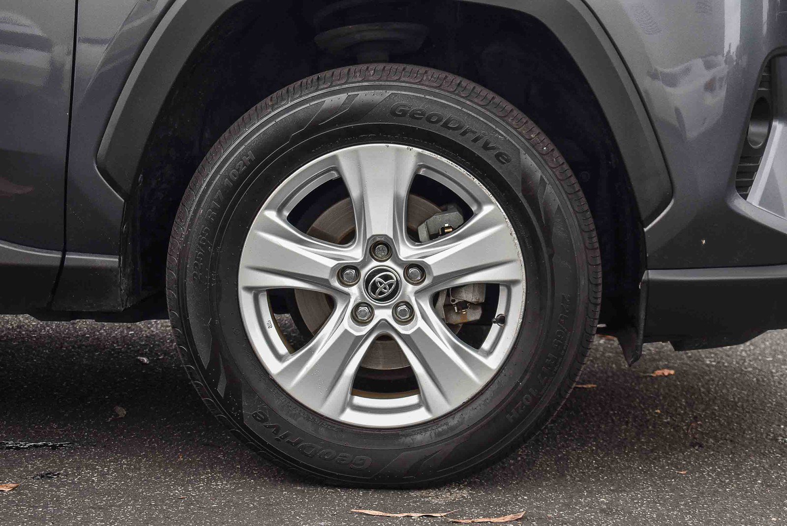 2021 Toyota RAV4 XLE photo 9