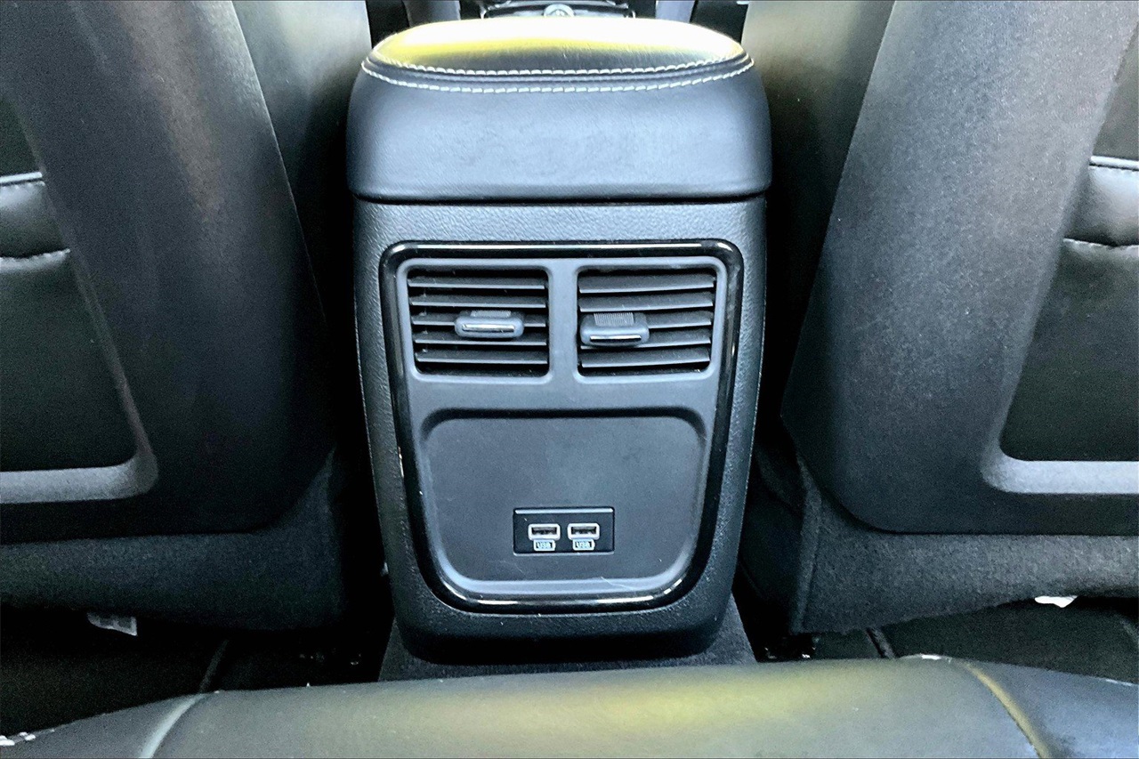 2019 Chrysler 300 S photo 15