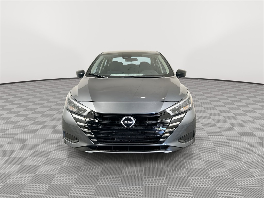 2025 Nissan Versa 1.6 S photo 3
