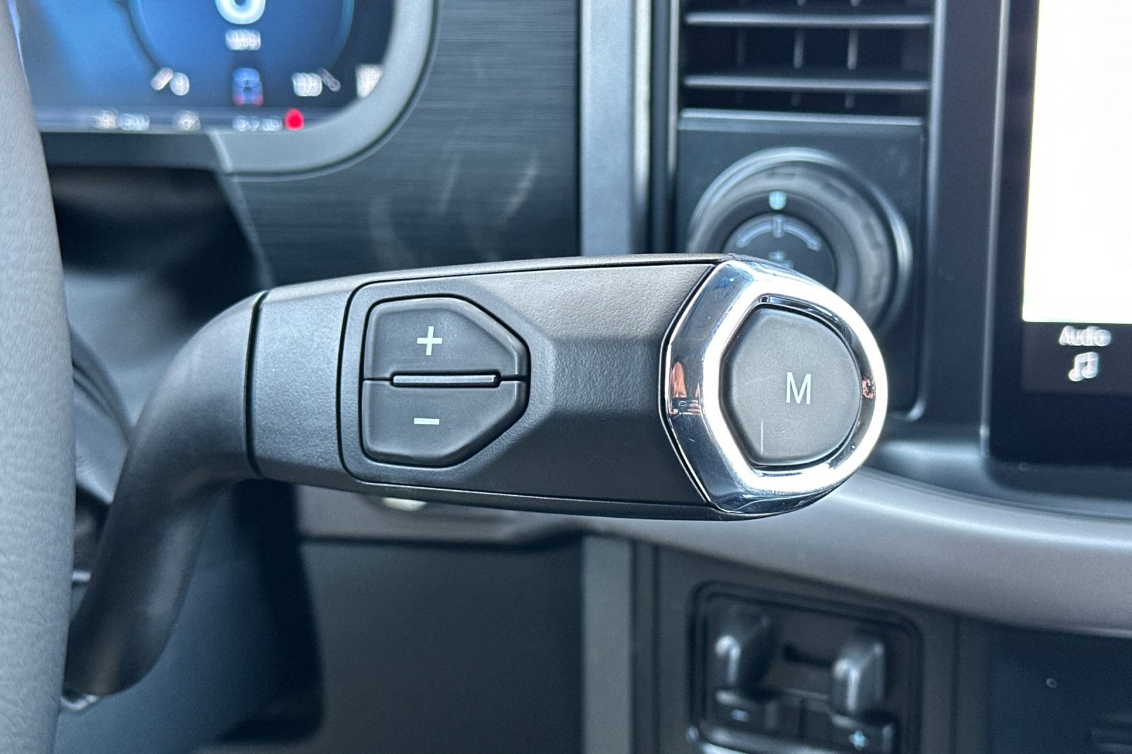 2025 Ford F-150 XLT photo 20