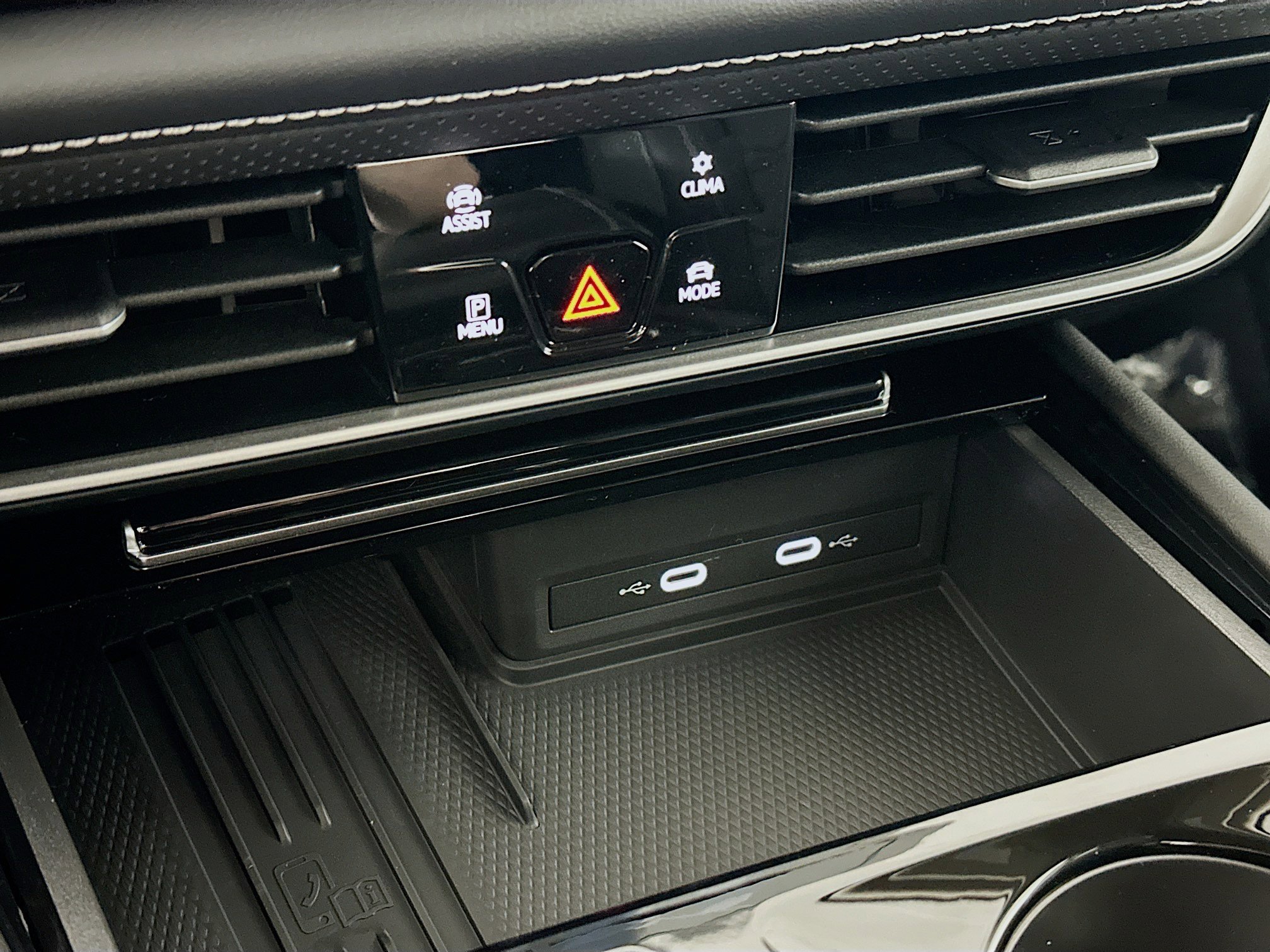 2025 Volkswagen Atlas SE Technology photo 15