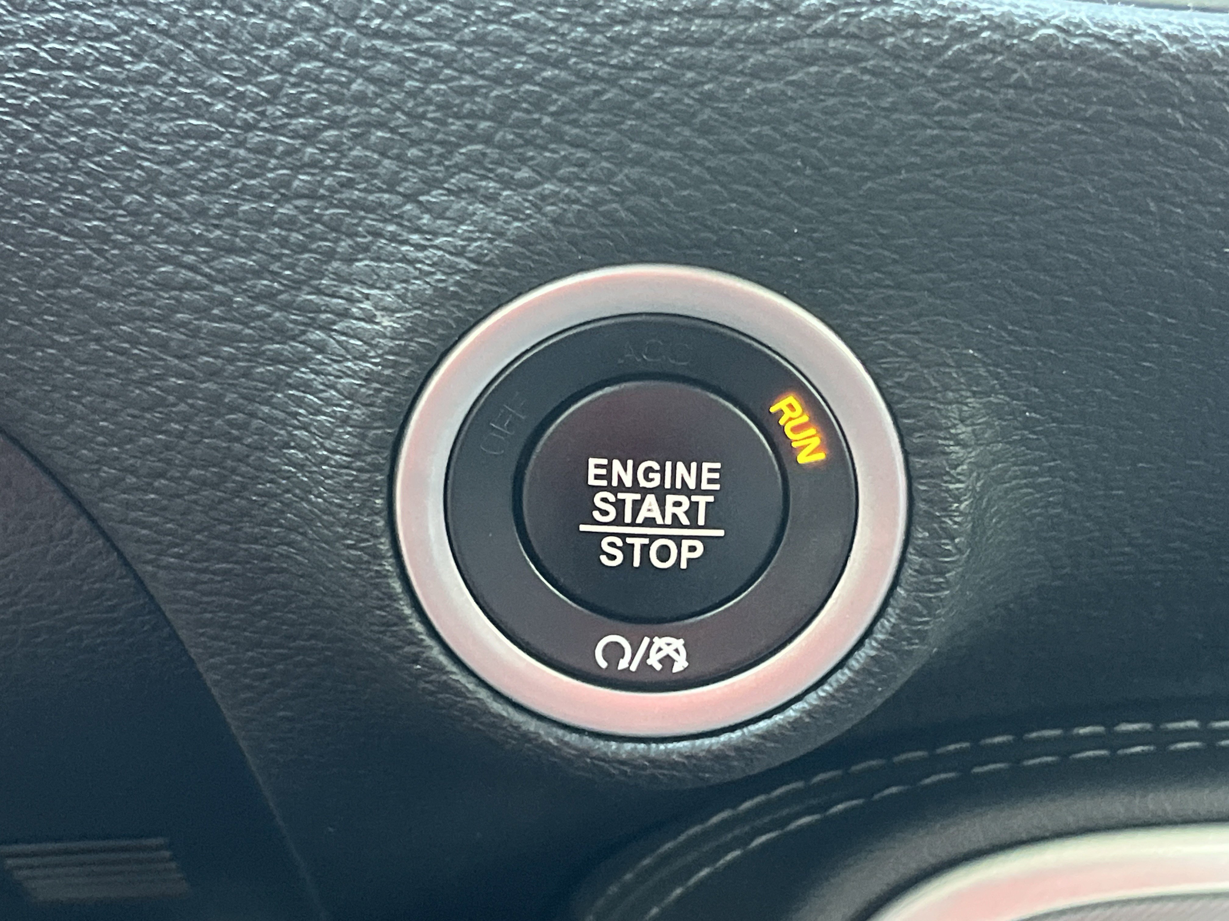 2020 Dodge Challenger GT photo 3