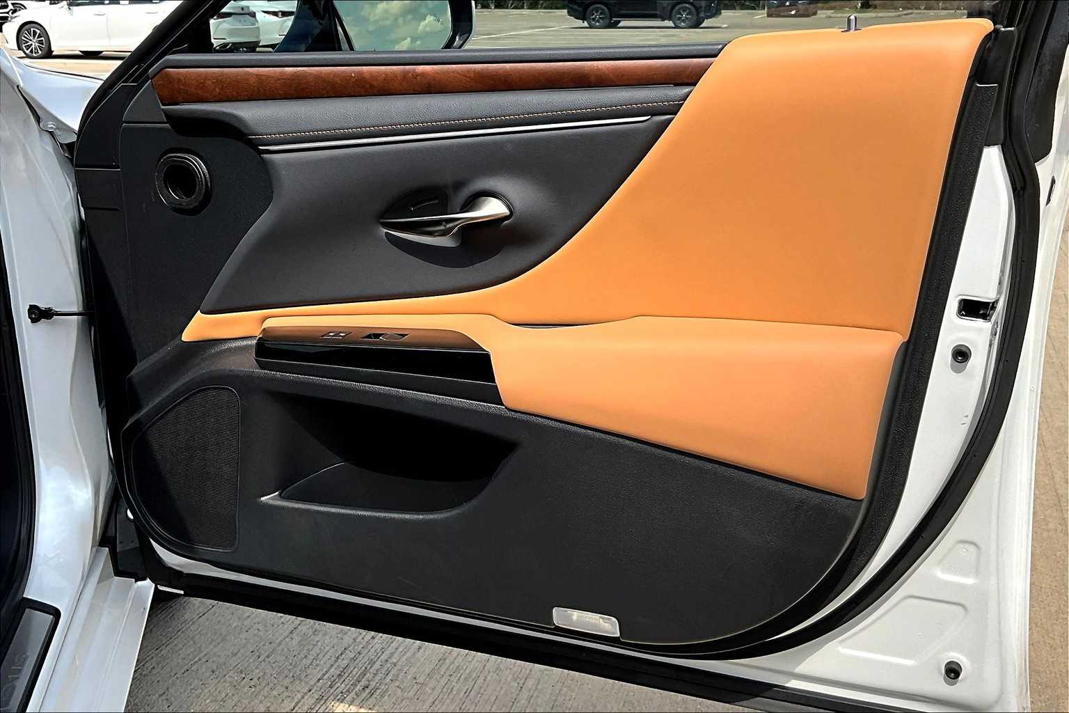 2025 Lexus ES Luxury photo 20