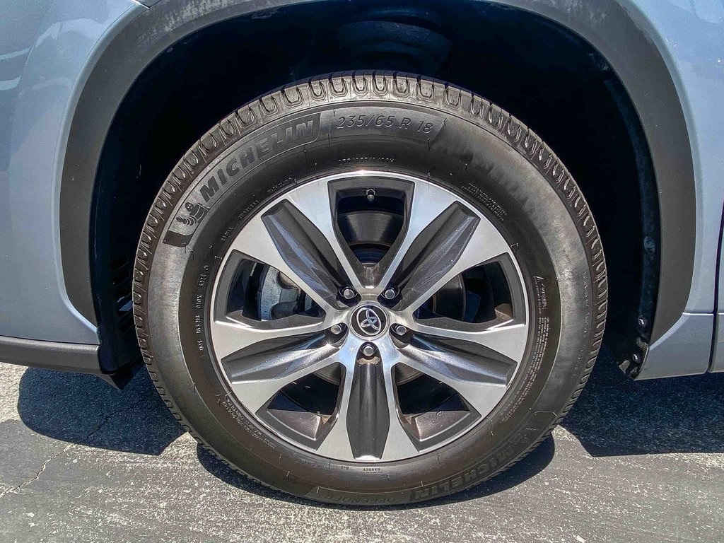 2022 Toyota Highlander XLE photo 10