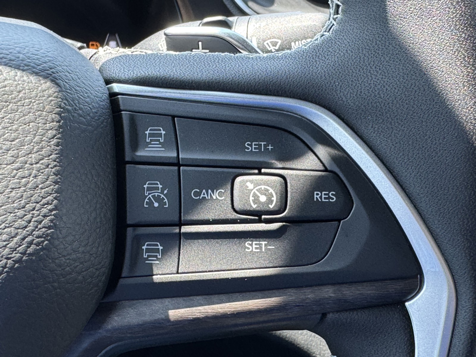 2025 Jeep Grand Cherokee Limited photo 17