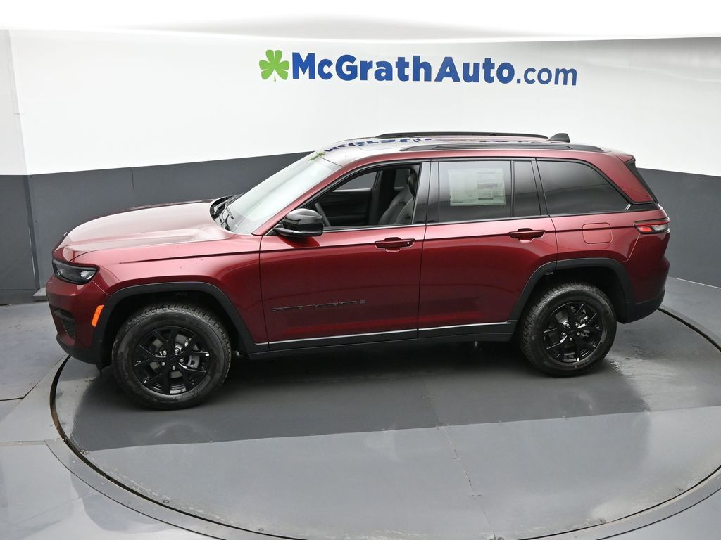 2025 Jeep Grand Cherokee Altitude photo 18