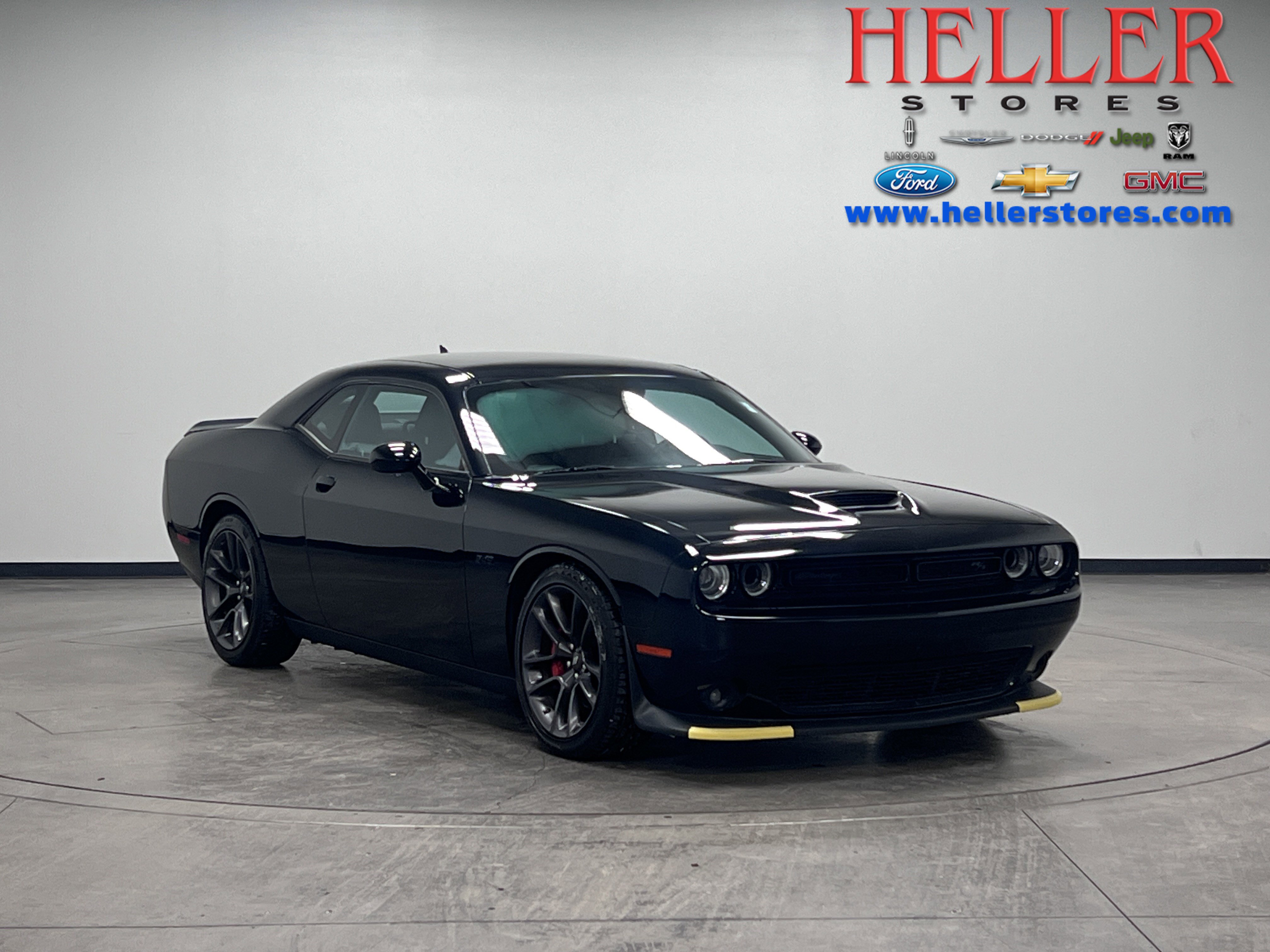 2023 Dodge Challenger R/T's photo