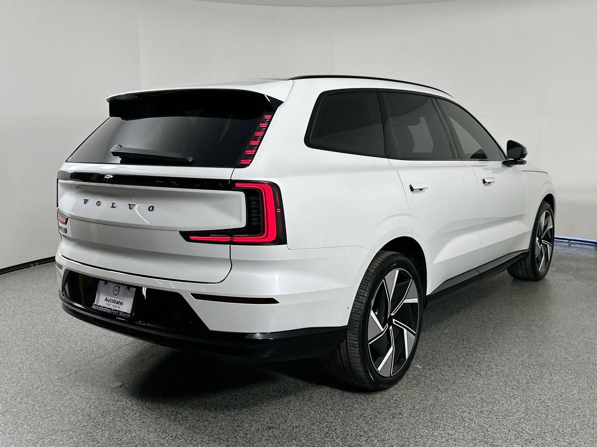 2025 Volvo EX90 Twin Motor Ultra photo 3