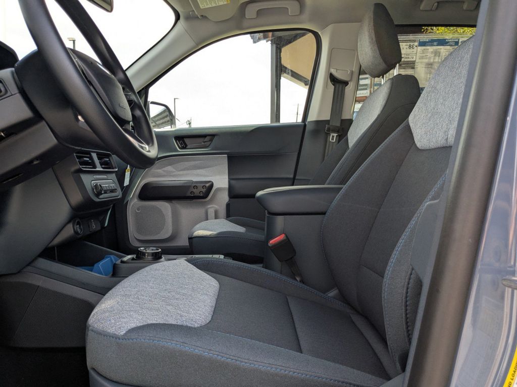 2025 Ford Maverick XLT photo 17