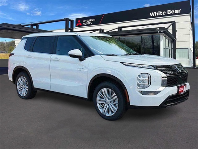 2025 Mitsubishi Outlander Plug-in Hybrid ES's photo